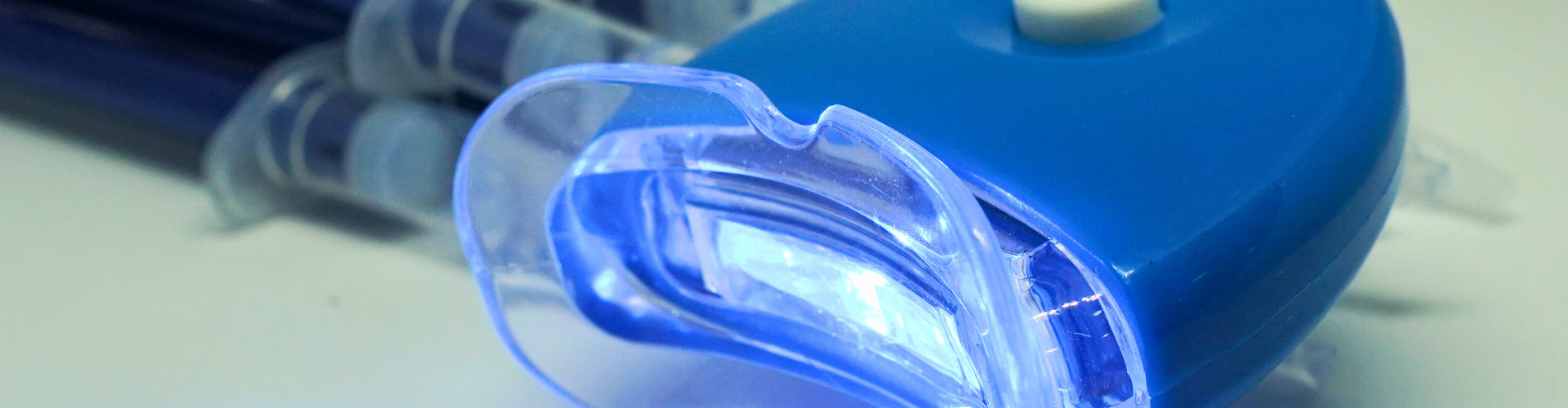 Teeth whitening kit components.